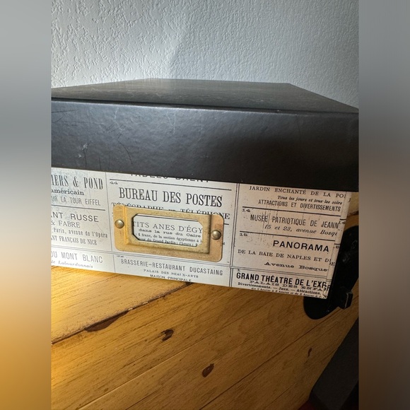 French Newspaper Storage Box - Picture 5 of 13